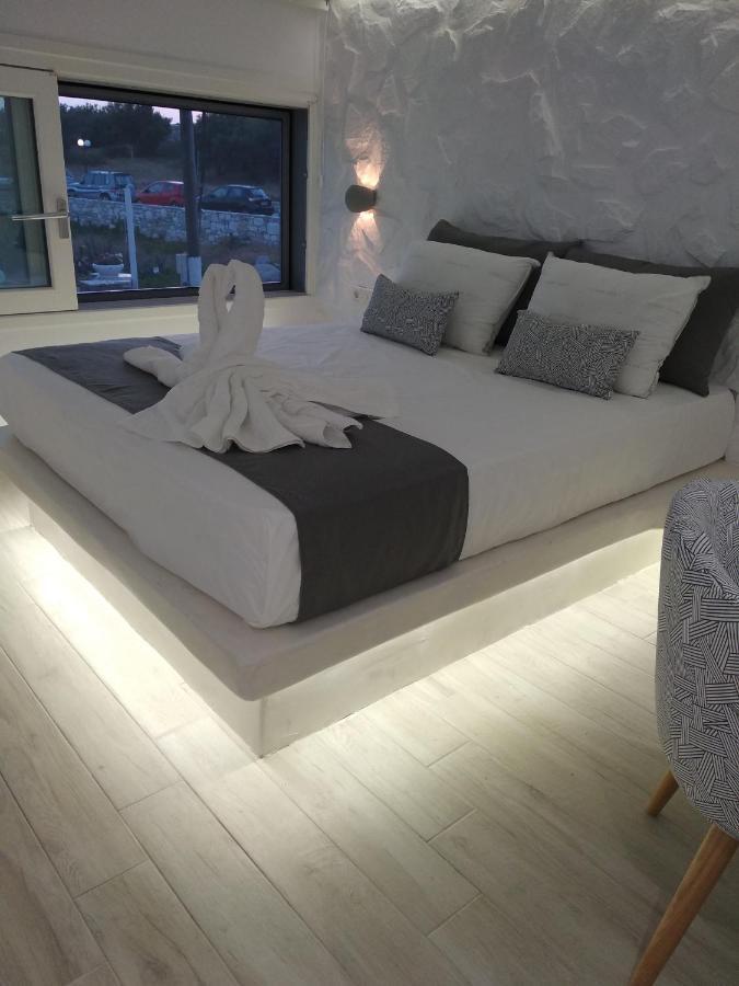 Marina'S Suites Naxos City Buitenkant foto